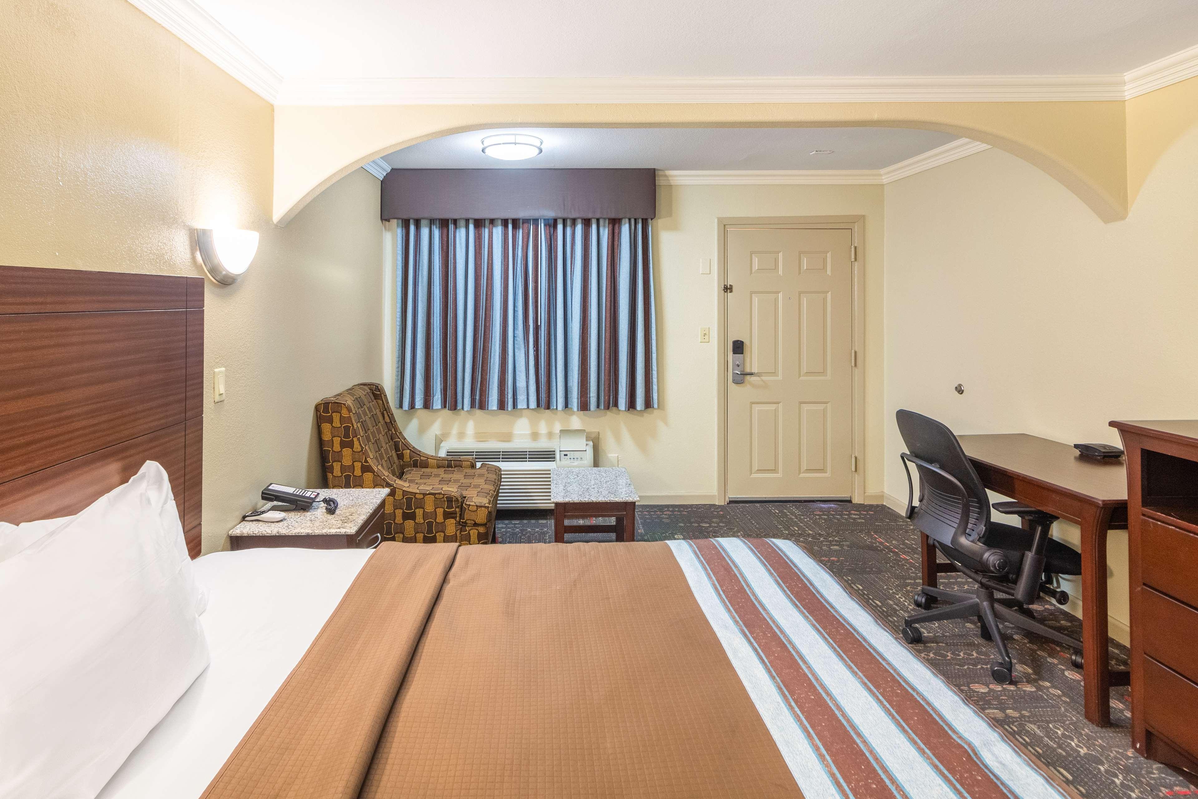 Hotel Dan Inn Uberaba & Convencoes By Nacional Inn Exteriör bild